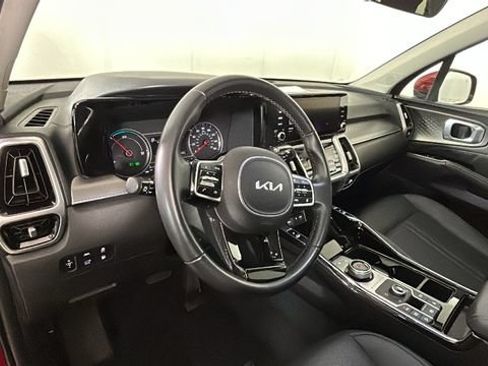 Used 2022 Kia Sorento SX w/ Panoramic Sunroof Package AWD/4WD image 13