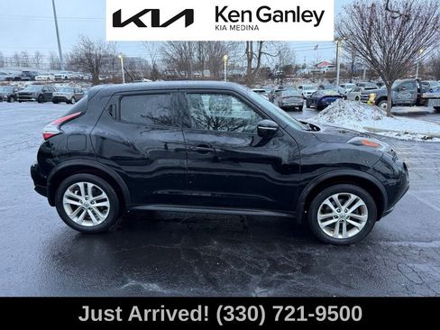 Used 2015 Nissan Juke SV image 4