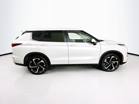 Used 2024 Mitsubishi Outlander SE AWD/4WD image 10
