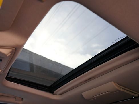 Used 2016 Cadillac Escalade Luxury image 17