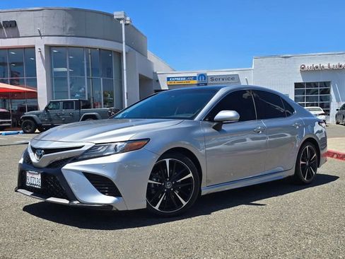 Used 2018 Toyota Camry XSE w/ Audio Package FWD image 3