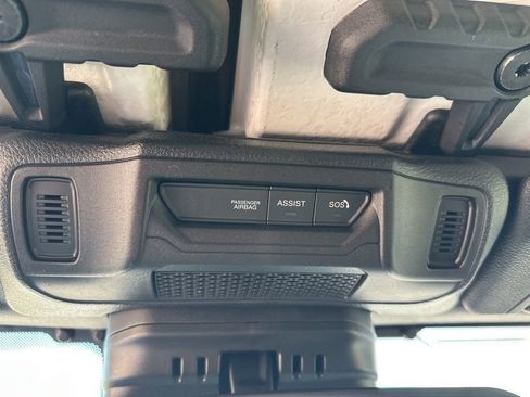 Used 2024 Jeep Wrangler Rubicon w/ Convenience Group image 23