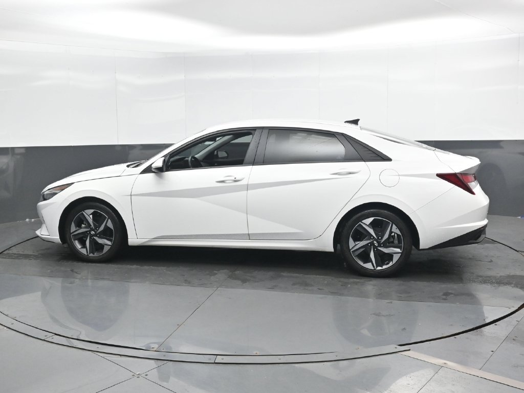 Used 2023 Hyundai Elantra SEL w/ Convenience Package FWD image 8