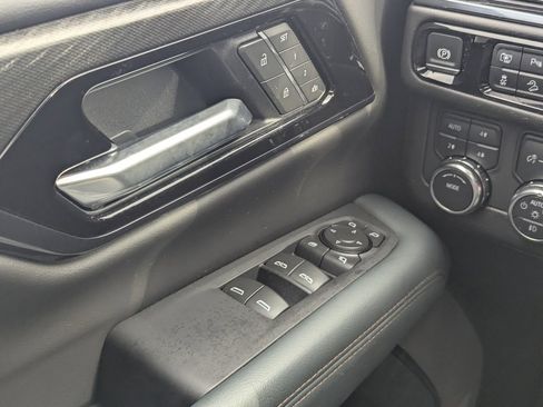 Used 2025 GMC Yukon AT4 w/ AT4 Premium Package image 34