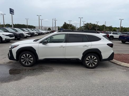 Used 2025 Subaru Outback Limited AWD/4WD image 12
