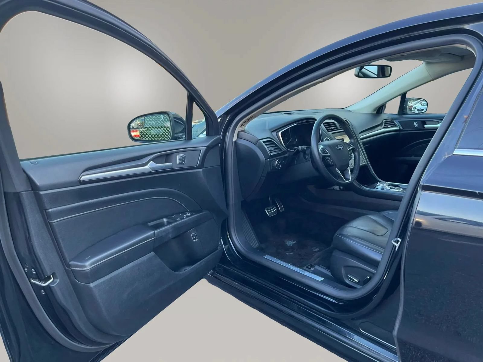 Used 2018 Ford Fusion Titanium FWD image 10