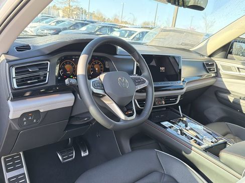 New 2026 Volkswagen Atlas Peak Edition AWD/4WD image 10