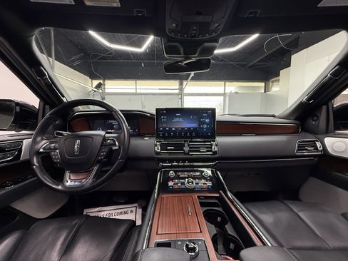 Used 2022 Lincoln Navigator Reserve w/ Equipment Group 201A image 15