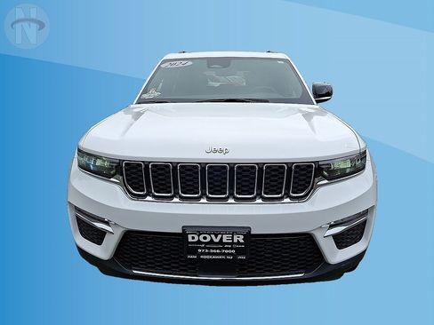 Used 2024 Jeep Grand Cherokee Limited AWD/4WD image 21