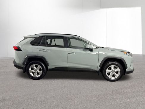 Used 2021 Toyota RAV4 XLE AWD/4WD image 34
