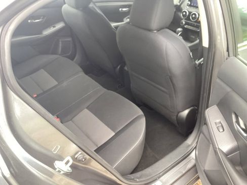 Used 2023 Nissan Sentra SV image 11