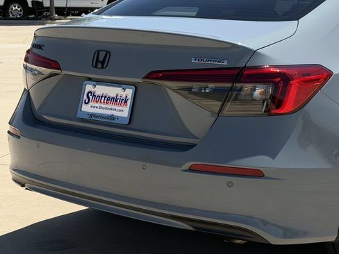 Used 2024 Honda Civic Touring image 6