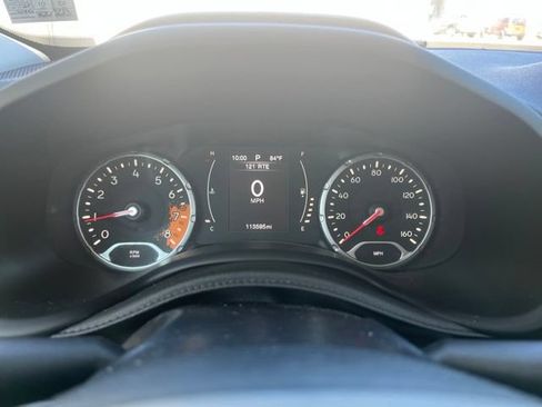 Used 2016 Jeep Renegade Latitude w/ Cold Weather Group AWD/4WD image 13