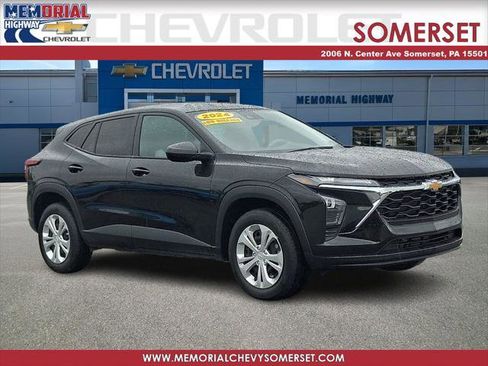 Used 2024 Chevrolet Trax LS FWD image 2