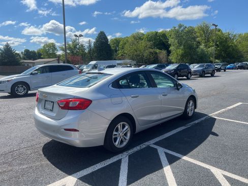 Used 2016 Chevrolet Cruze LT FWD image 6
