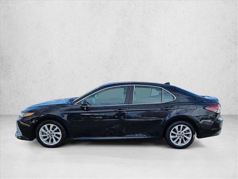 Used 2024 Toyota Camry LE image 9