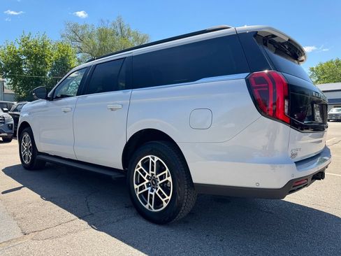 Used 2025 Ford Expedition Max Active AWD/4WD image 7