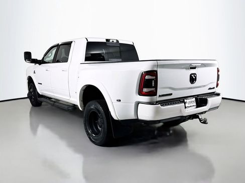 Used 2022 RAM 3500 Laramie w/ Night Edition image 8