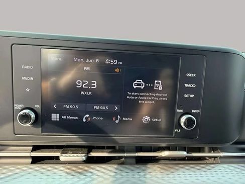 Used 2024 Kia Carnival LX FWD image 25
