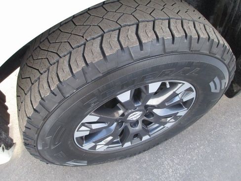 Used 2019 Nissan Titan PRO-4X w/ Pro-4x Utility Package image 11