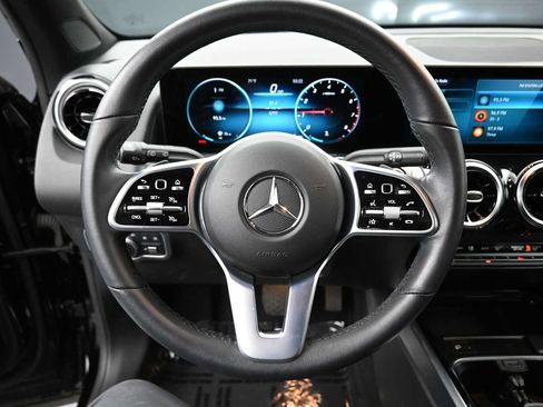 Used 2022 Mercedes-Benz GLB 250 image 9
