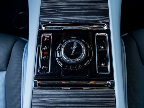 Certified 2026 Rolls-Royce Ghost Extended Wheelbase AWD/4WD image 17