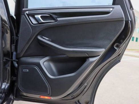 Used 2017 Porsche Macan S image 11