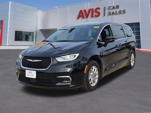 Used 2025 Chrysler Pacifica Select image 1