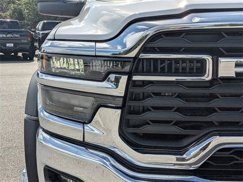 New 2026 RAM 5500 Tradesman w/ Chrome Appearance Group image 9