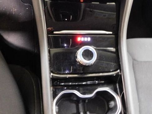 Used 2022 Jeep Grand Cherokee Laredo image 24