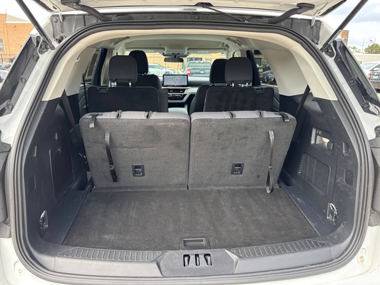 Used 2026 Ford Explorer Active RWD image 32