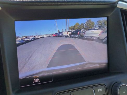 Used 2024 GMC Terrain SLT image 17