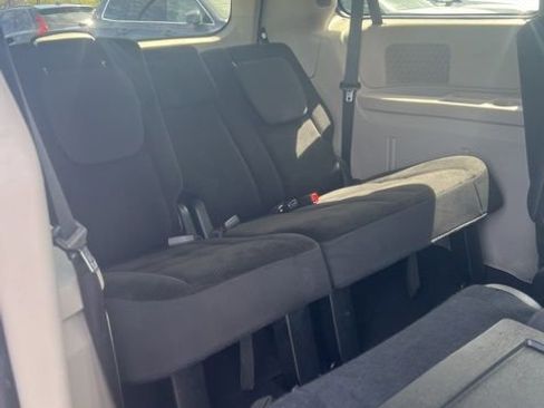 Used 2018 Dodge Grand Caravan SE w/ UConnect Hands-Free Group FWD image 31