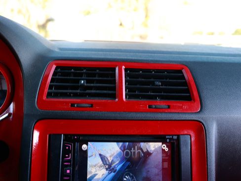 Used 2014 Dodge Challenger R/T image 33