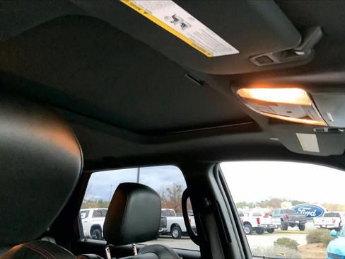 Used 2023 Dodge Durango GT image 12