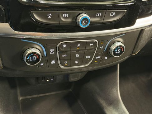 Used 2020 Chevrolet Traverse LT AWD/4WD image 18