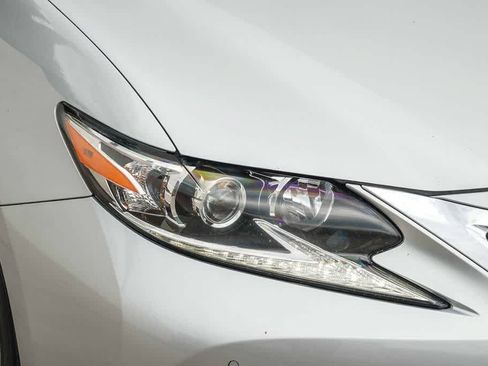 Used 2018 Lexus ES 350 w/ Navigation System Package FWD image 4