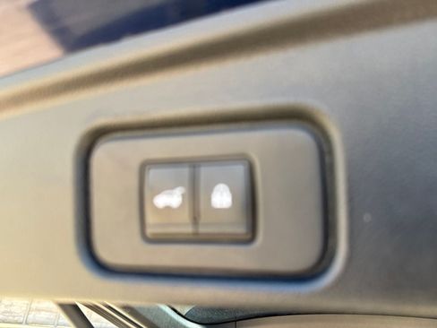 Certified 2025 Nissan Pathfinder SV FWD image 34
