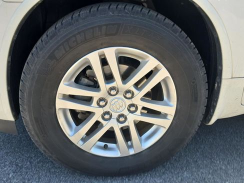 Used 2015 Buick Enclave Convenience FWD image 16