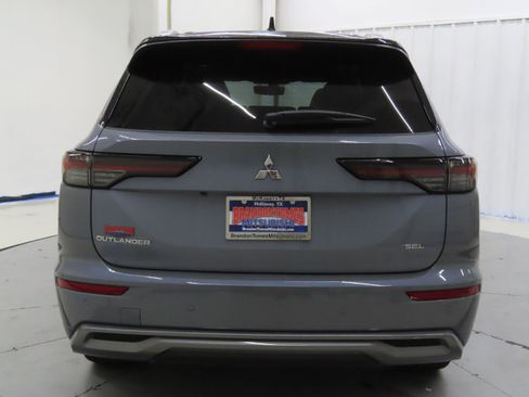 New 2025 Mitsubishi Outlander SEL image 4