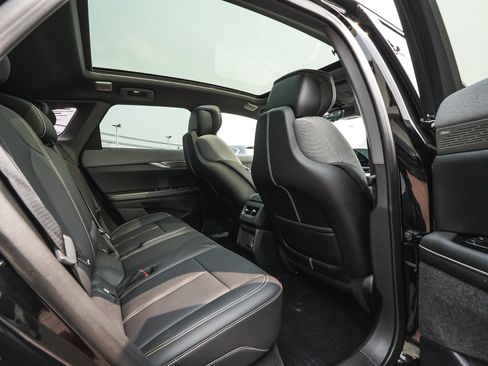 Used 2025 Cadillac Optiq Luxury 1 AWD/4WD image 45