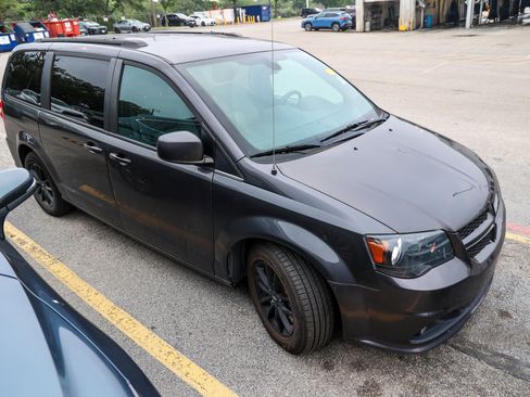 Used 2019 Dodge Grand Caravan GT FWD image 5