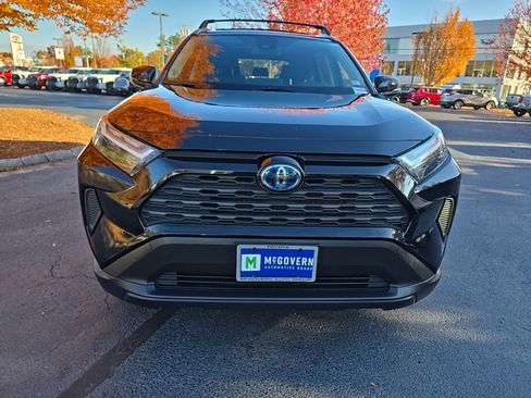 Used 2022 Toyota RAV4 XLE image 9