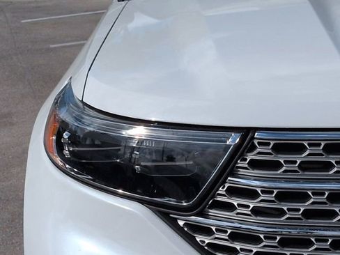 Used 2022 Ford Explorer Limited w/ Equipment Group 301A RWD image 10