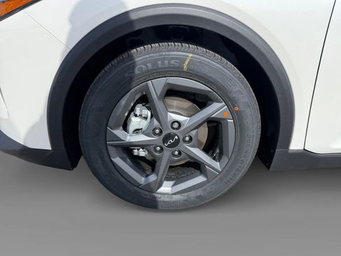 New 2026 Kia K4 LXS image 9