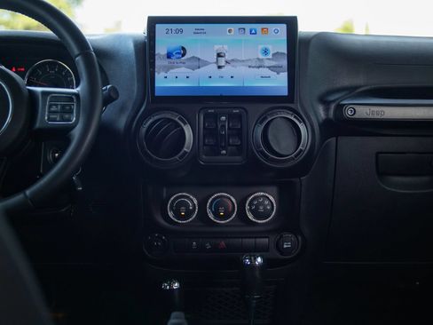 Used 2016 Jeep Wrangler Unlimited Sport w/ Quick Order Package 24S AWD/4WD image 29