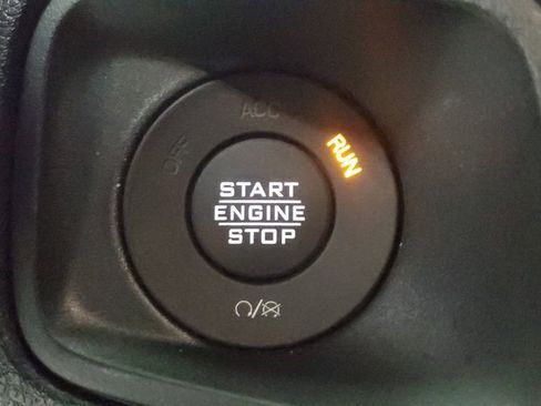 Used 2025 Jeep Wrangler Sport image 26