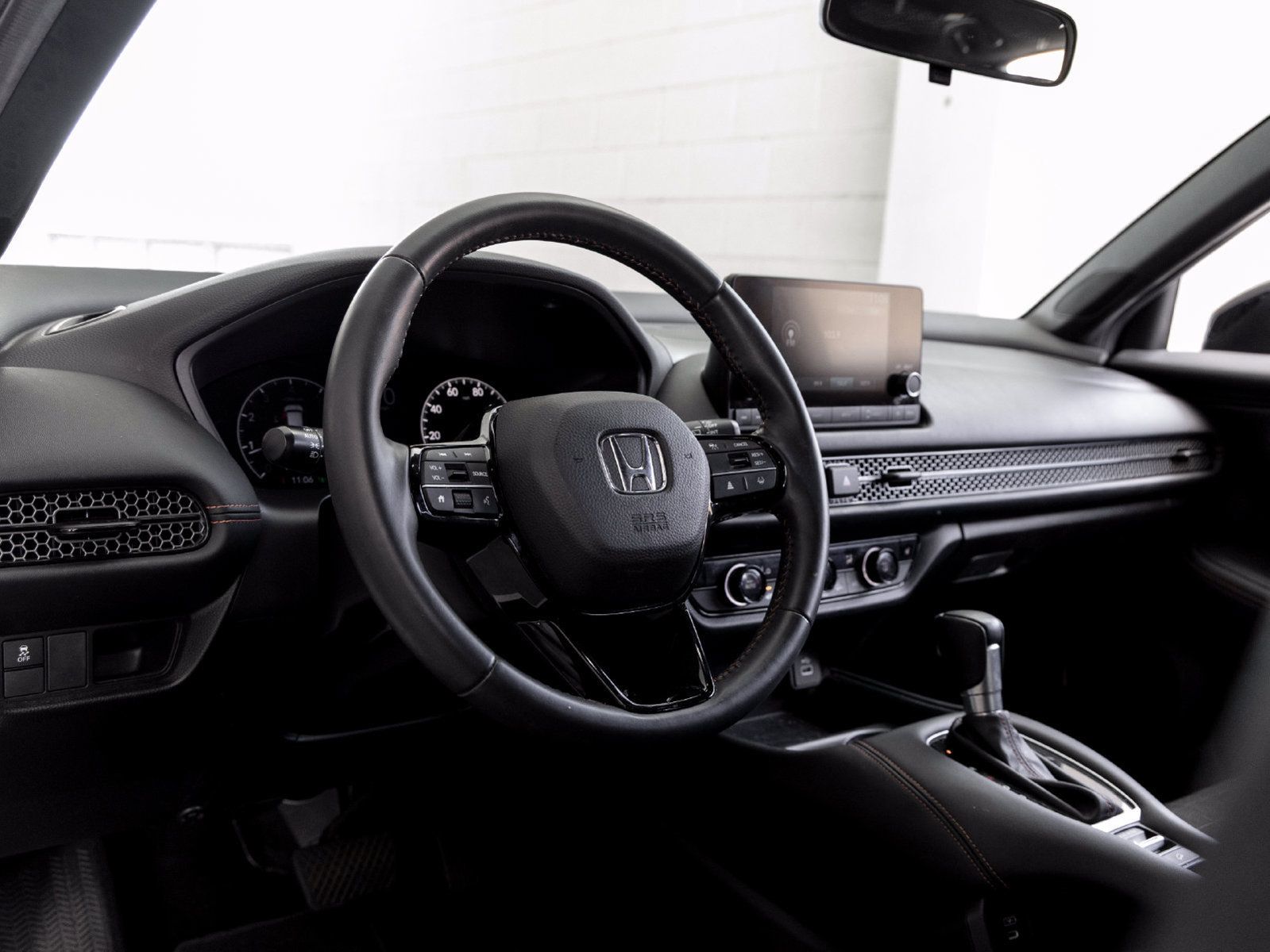Used 2025 Honda HR-V Sport image 13