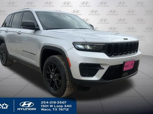 Used 2024 Jeep Grand Cherokee Altitude image 3