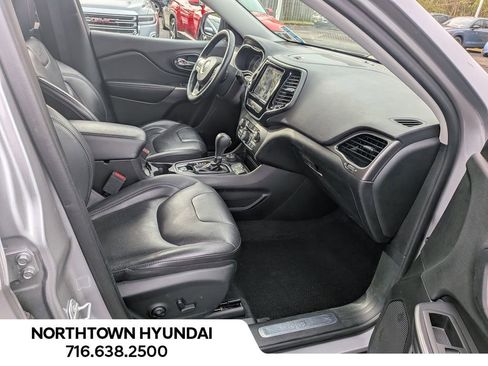 Used 2019 Jeep Cherokee Limited image 37